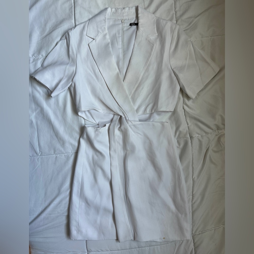 Zara White Mini  Dress with Rib cutout